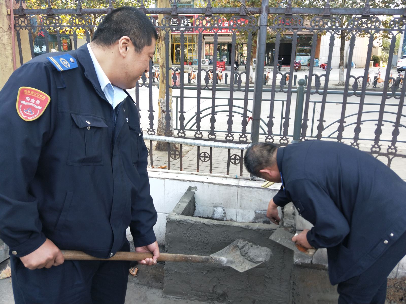 公交集团东部公司自建清洗水池为创文助力